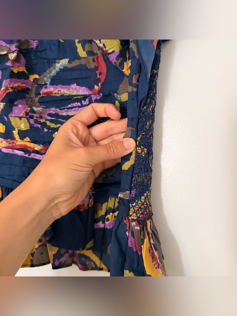Love the Label Abstract Flutter Sleeve Blouse - Picture 4 of 6
